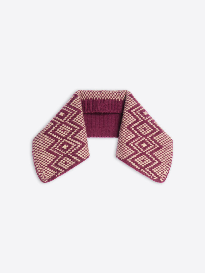 Knitted detachable collar with geometric diamond pattern on a white background