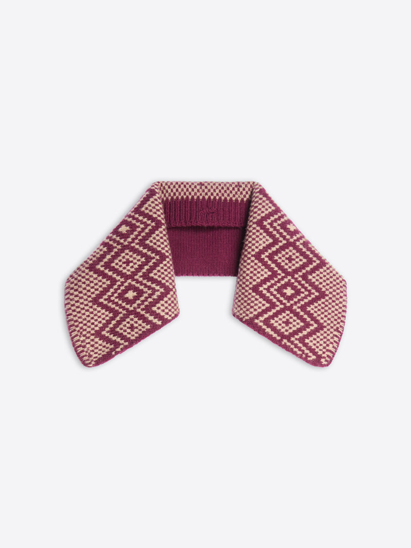 Knitted detachable collar with geometric diamond pattern on a white background