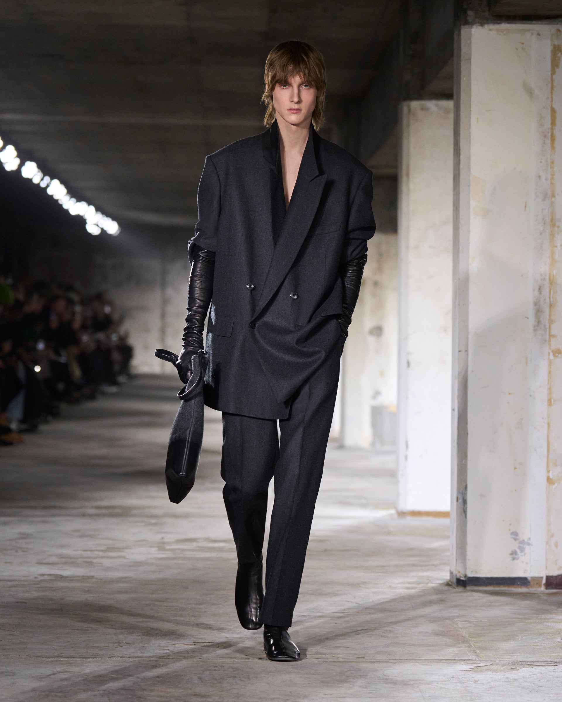 Show AW 24-25 Men | Dries Van Noten Show AW 24-25 Men | Dries Van Noten
