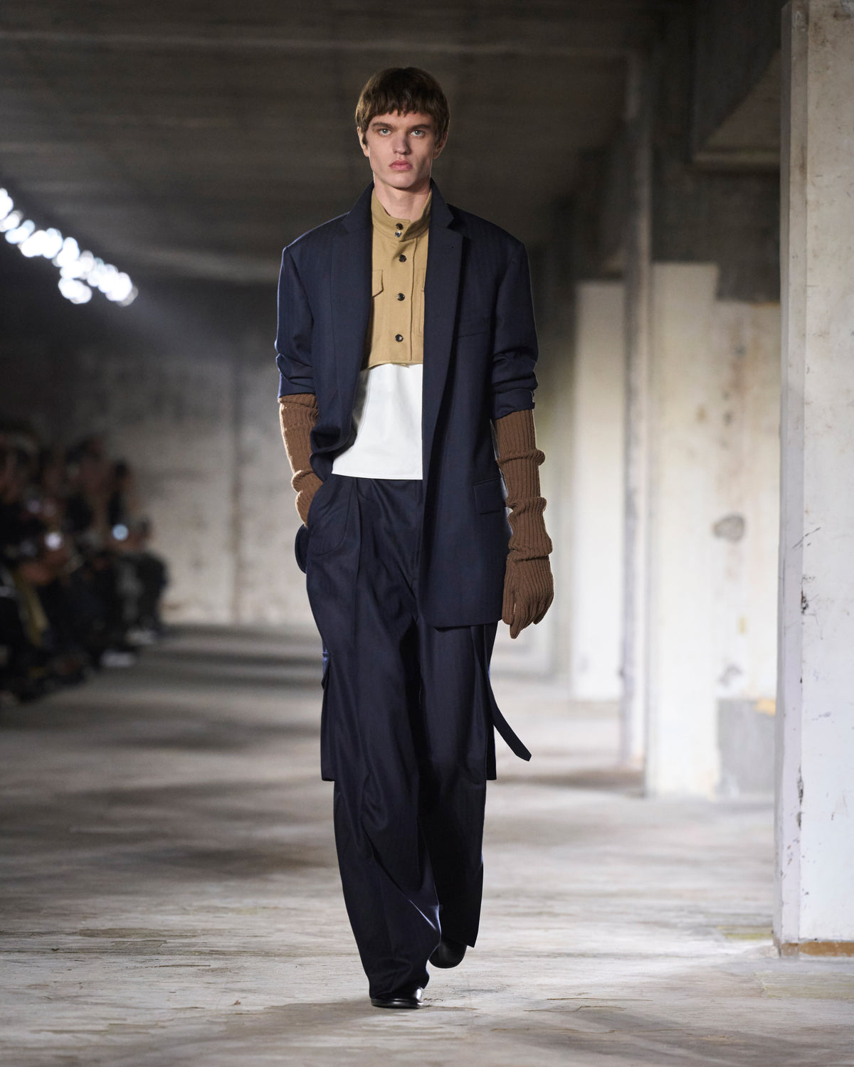 AW 24-25 メンズを表示 | Dries Van Noten