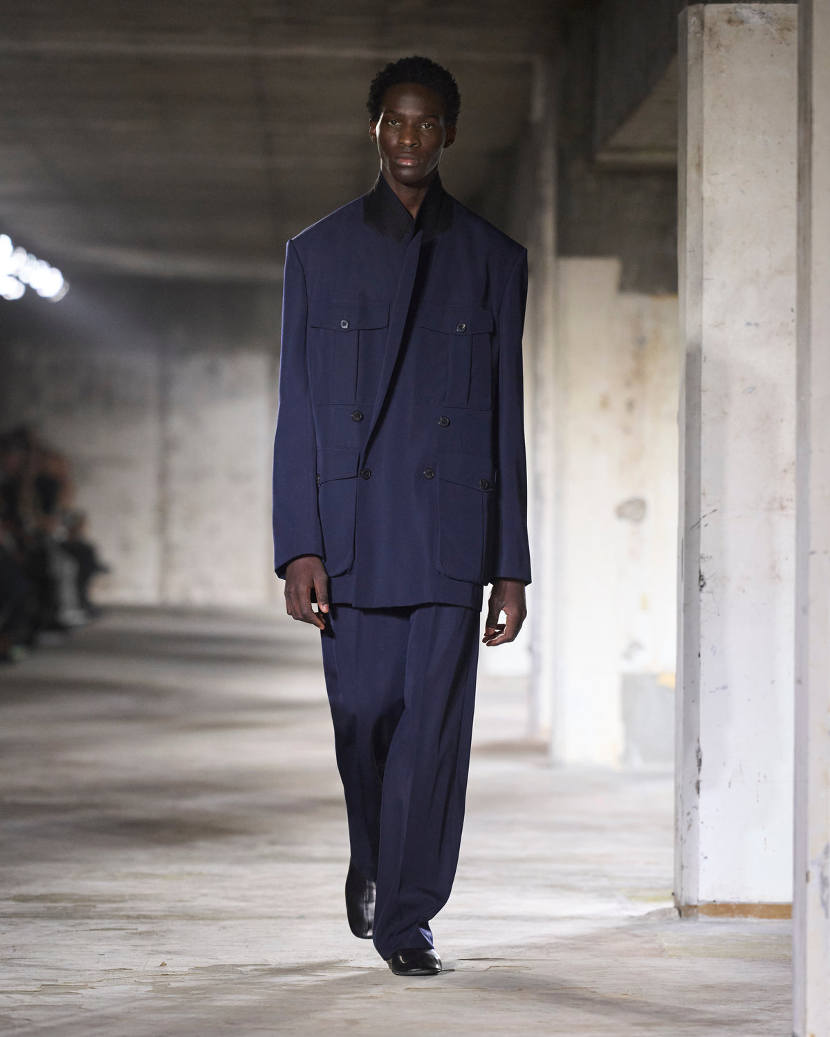 AW 24-25 メンズを表示 | Dries Van Noten