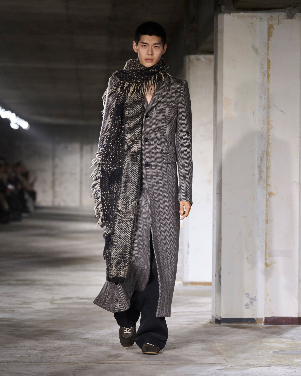 AW 24-25 メンズを表示 | Dries Van Noten