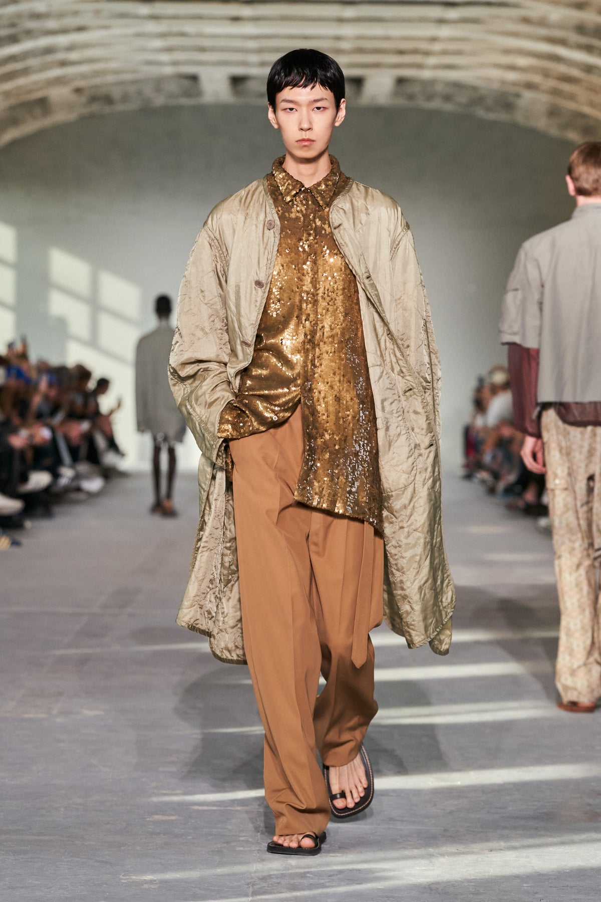 SS 24 メンズを表示 | Dries Van Noten