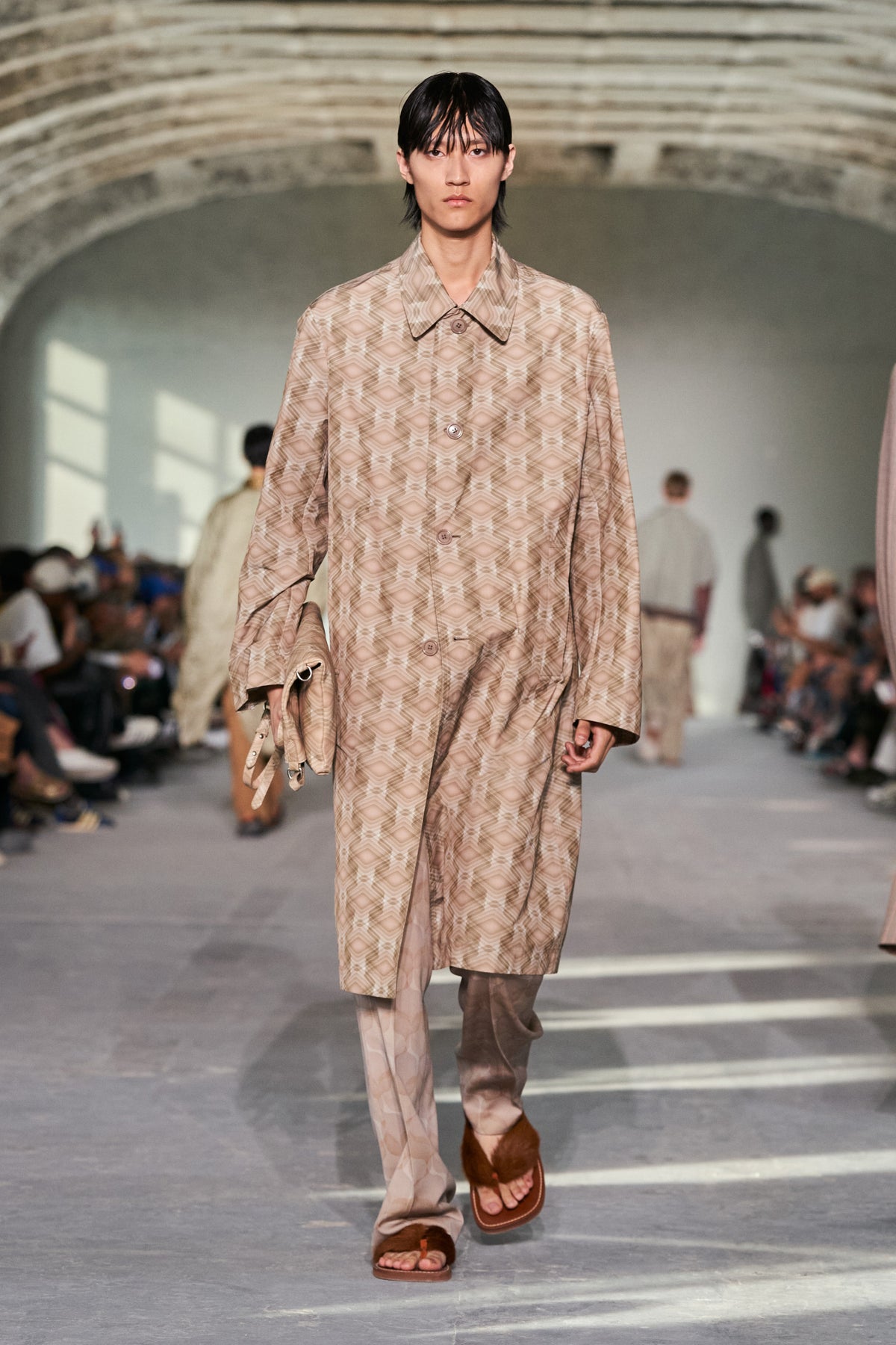 SS 24 メンズを表示 | Dries Van Noten