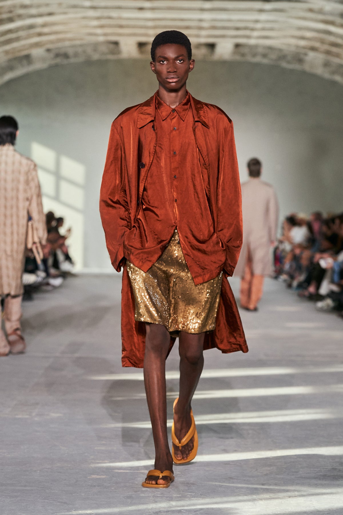 SS 24 メンズを表示 | Dries Van Noten