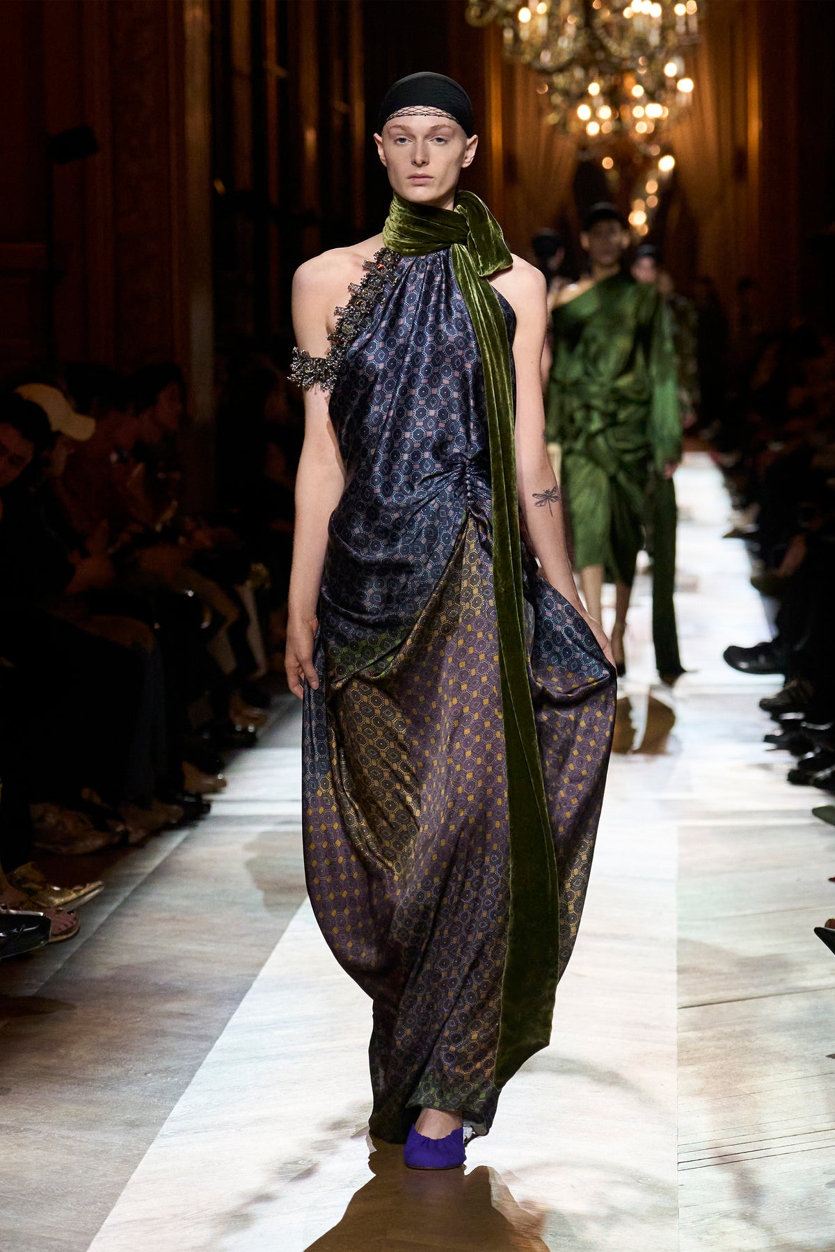 AW 25-26 ウィメンズを表示 | Dries Van Noten