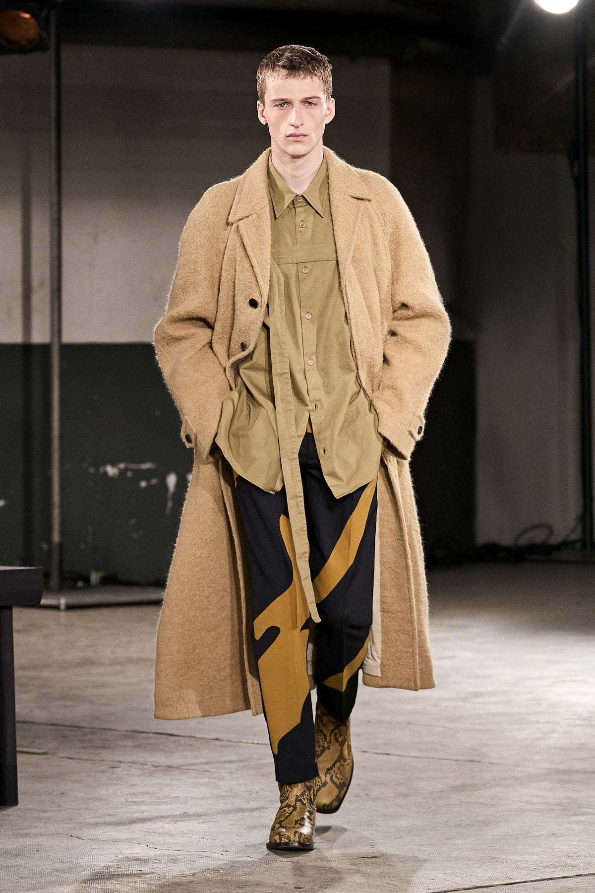 Pantalon Velours Jacquard Doré Dries Van Noten AW22 - Jambes Larges, Motif Floral Baroque, Taille S, Occasion Parfait état