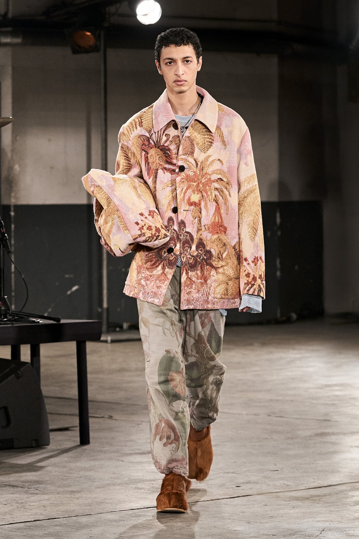 AW 23 メンズを表示 | Dries Van Noten